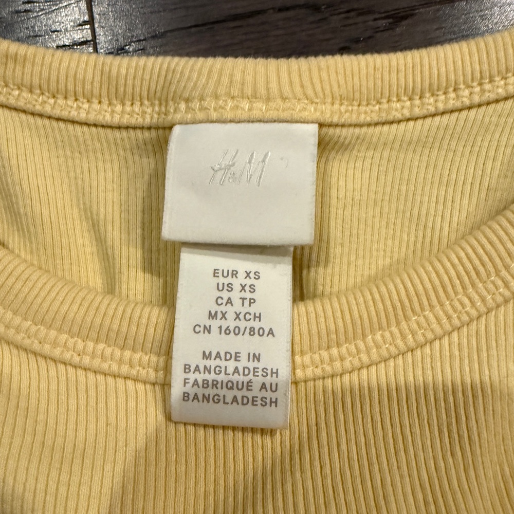 H&M Light Yellow Ribbed Crop Top - Picture 2 of 3